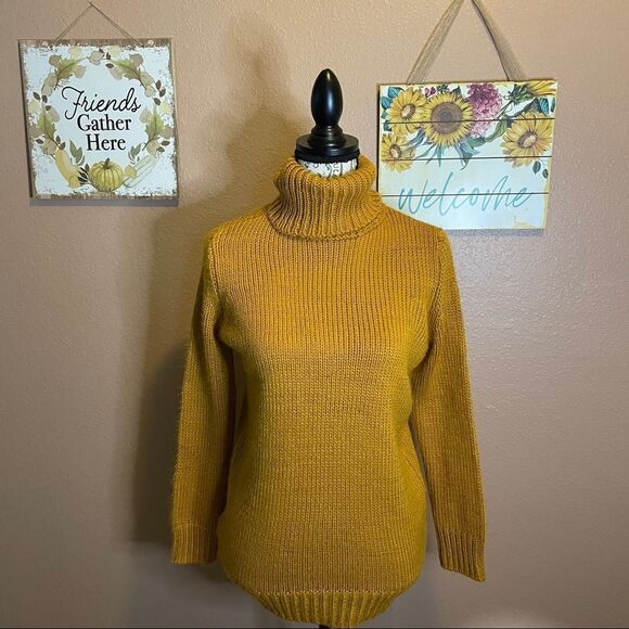 Forever 21 gold sweater - Picture 1 of 6